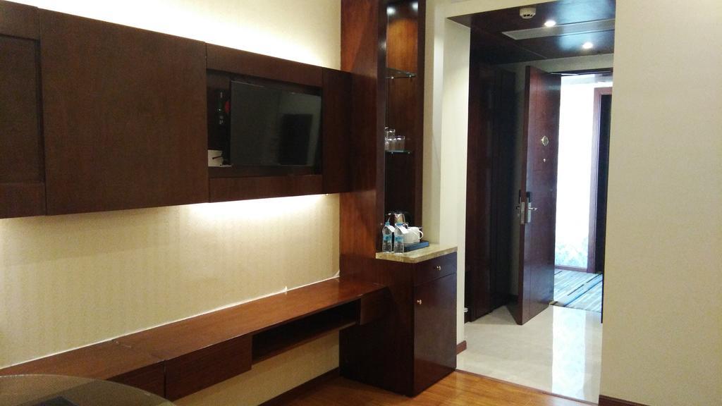Clarion Inn Jaipur Kukas Exterior photo